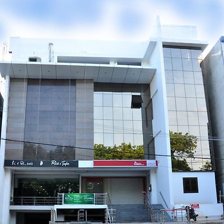 Hotel The Home Tiruppur Rum bild
