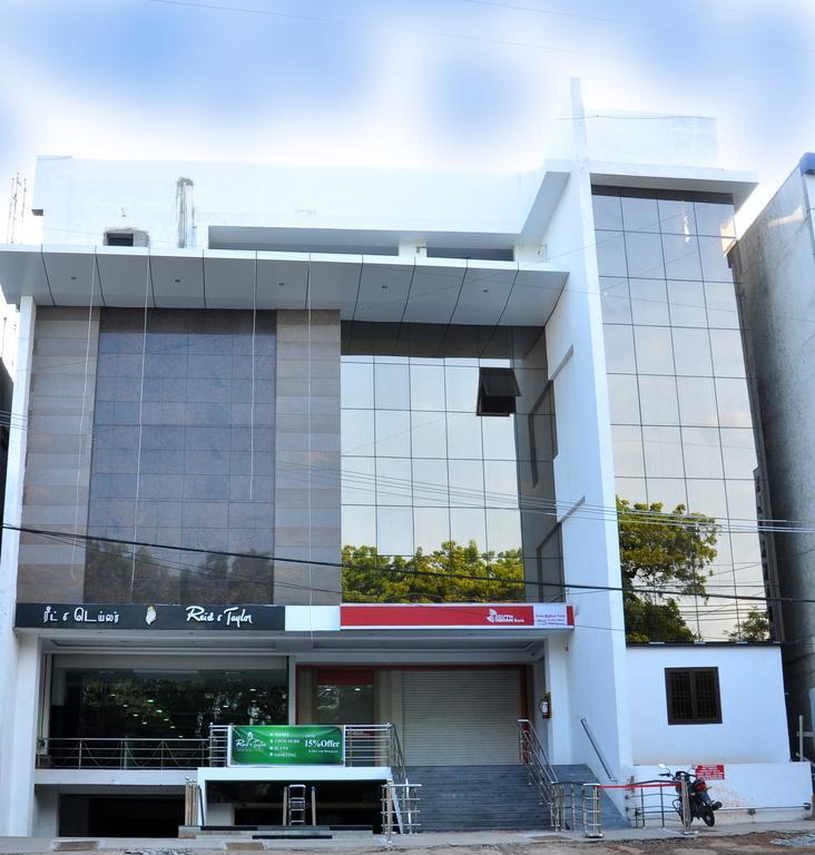 Hotel The Home Tiruppur Rum bild