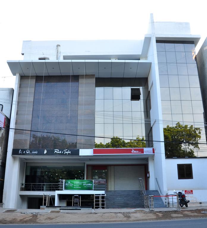 Hotel The Home Tiruppur Exteriör bild