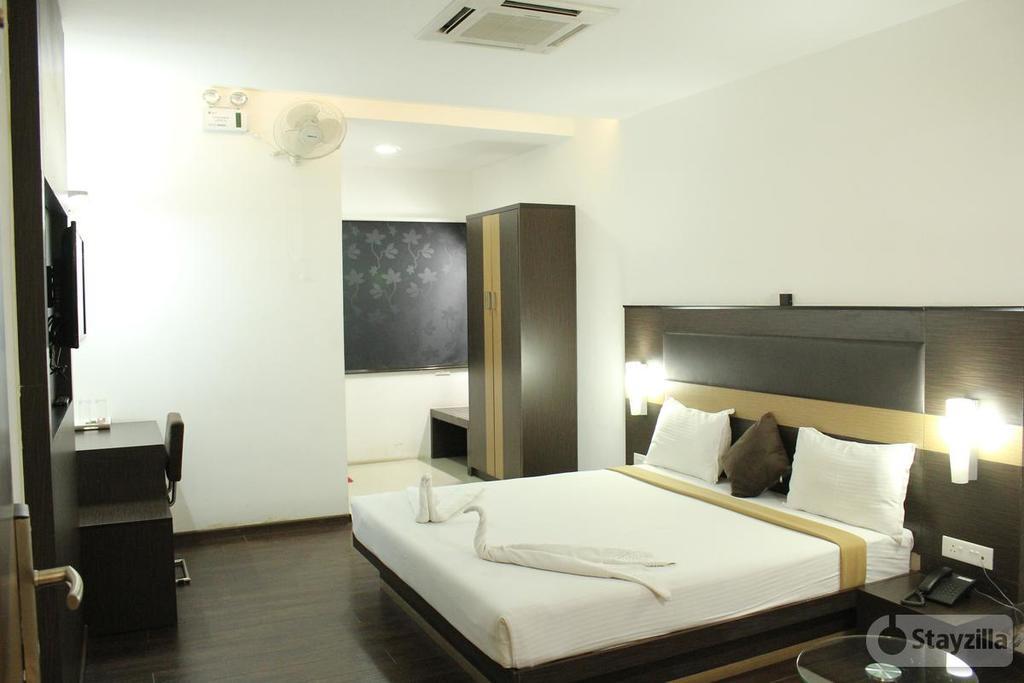 Hotel The Home Tiruppur Exteriör bild
