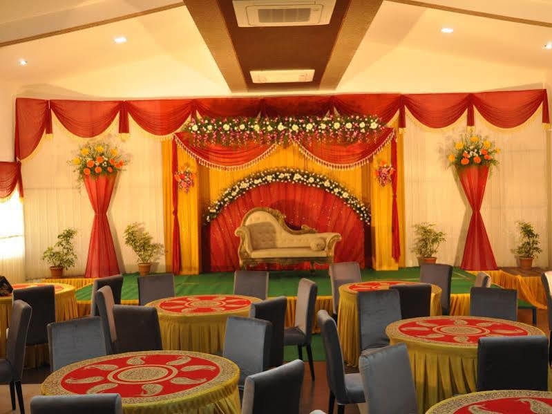 Hotel The Home Tiruppur Exteriör bild