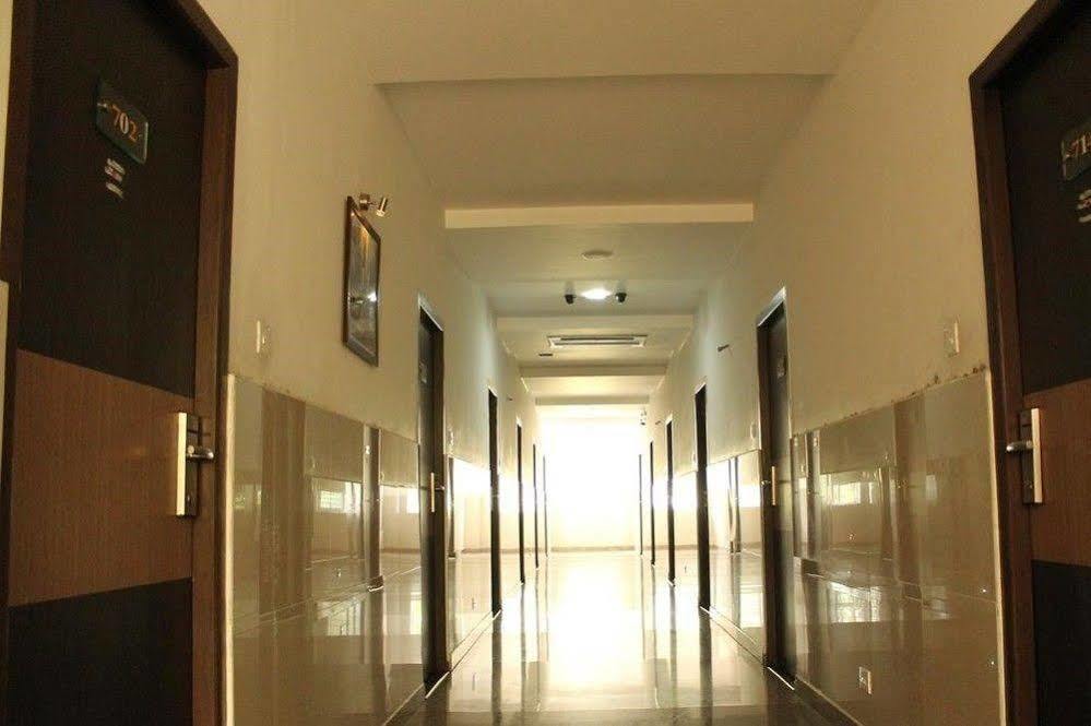 Hotel The Home Tiruppur Exteriör bild